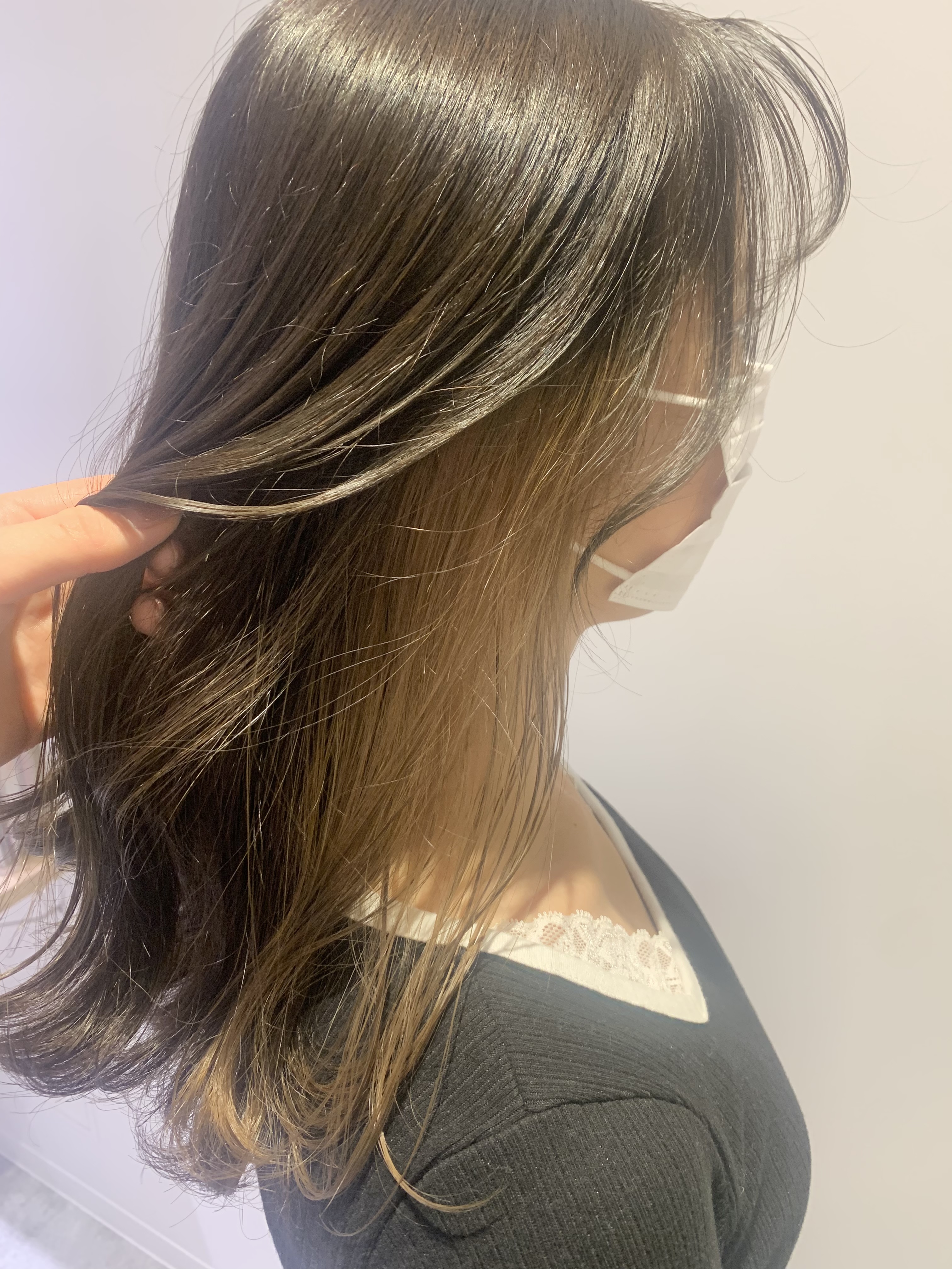 小辻結花 オリーブベージュ×イヤリングカラー