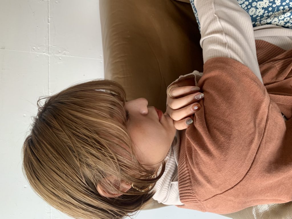 小辻結花 韓国風ヘアも◎お顔周りのパーマで変化を♪のメイン画像