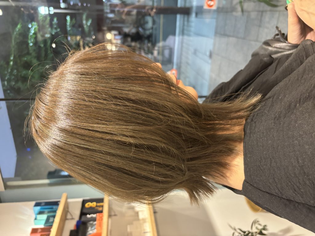 小辻結花 くびれヘア×ハイライトオリーブベージュのメイン画像